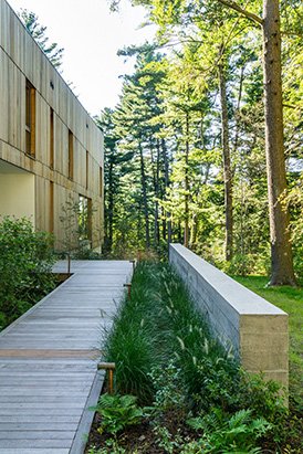 exterior ramp up to front door© Jacob Lilley Architects Lincoln, MA