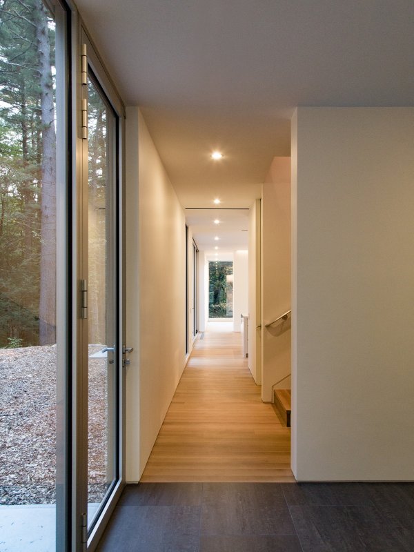 wood and tile entry hall© Jacob Lilley Architects Lincoln, MA