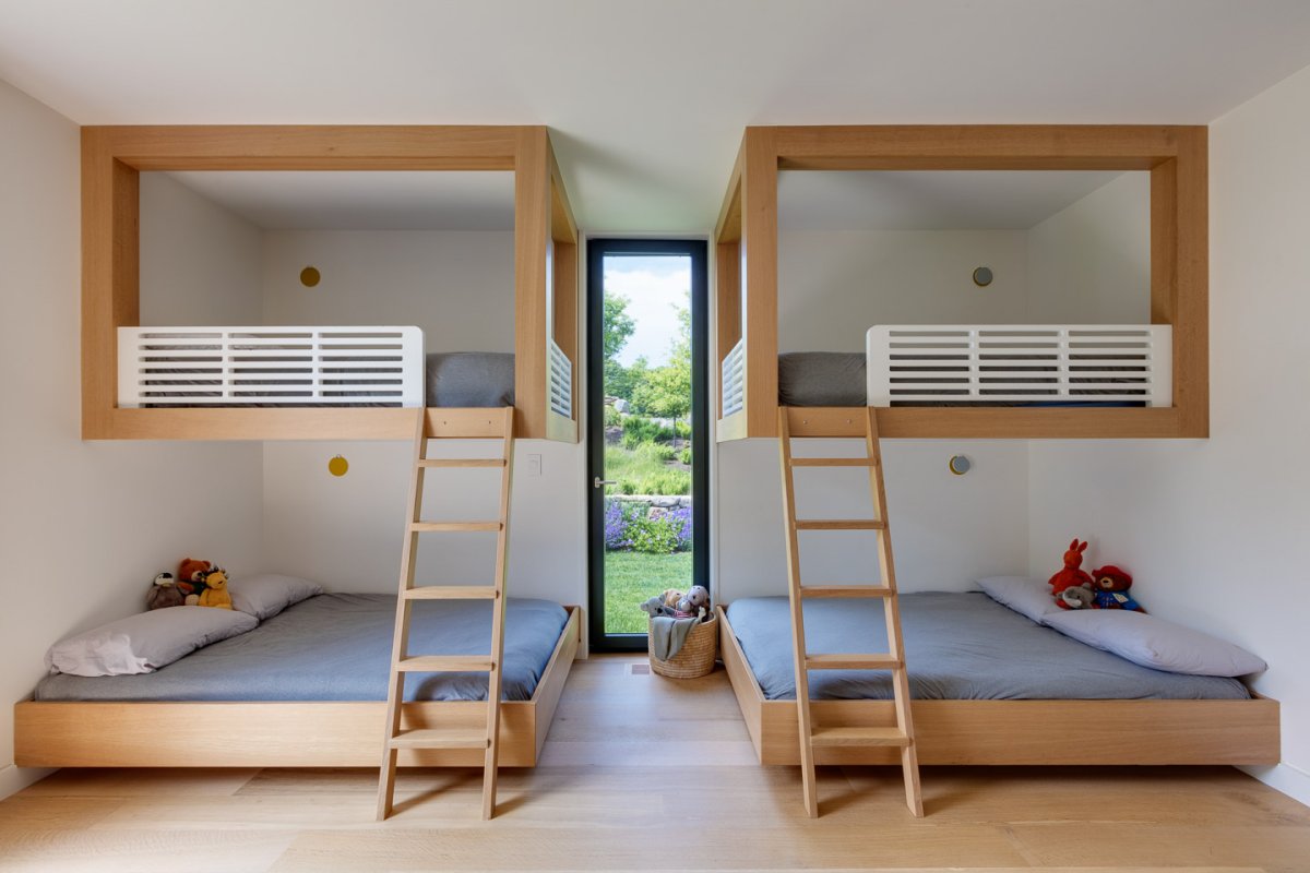 accessory cedar shed at auto court© Jacob Lilley Architects Martha's Vineyard, MA